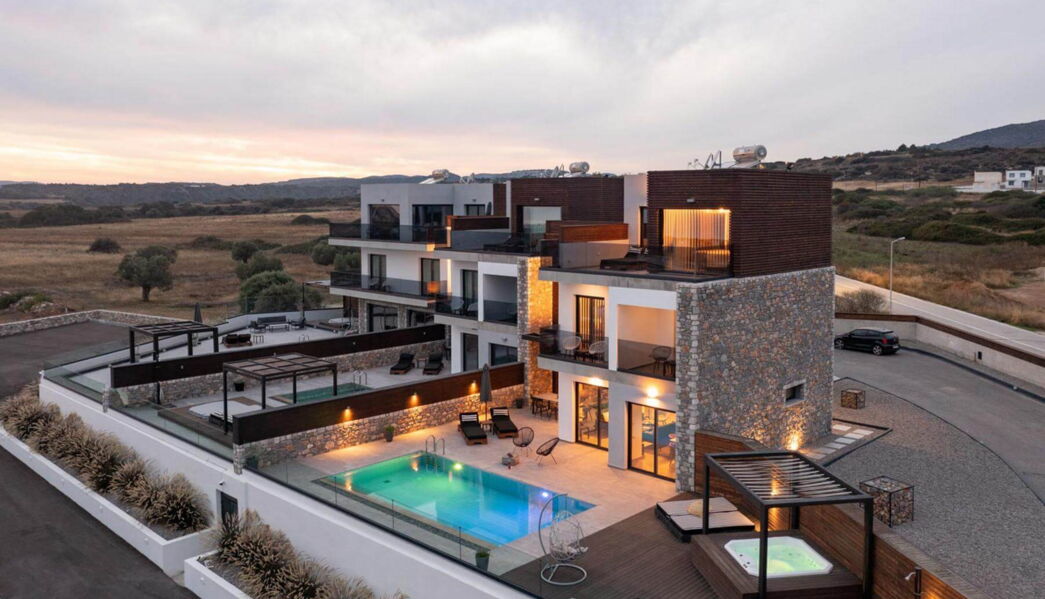 Amara Luxury Villa 1