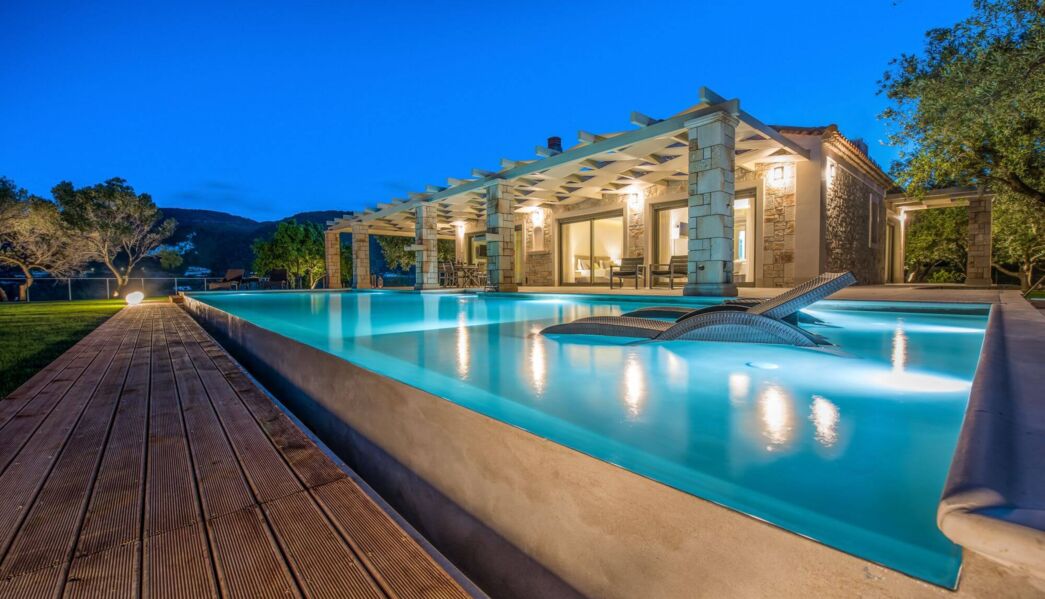 Artina Luxury Villa